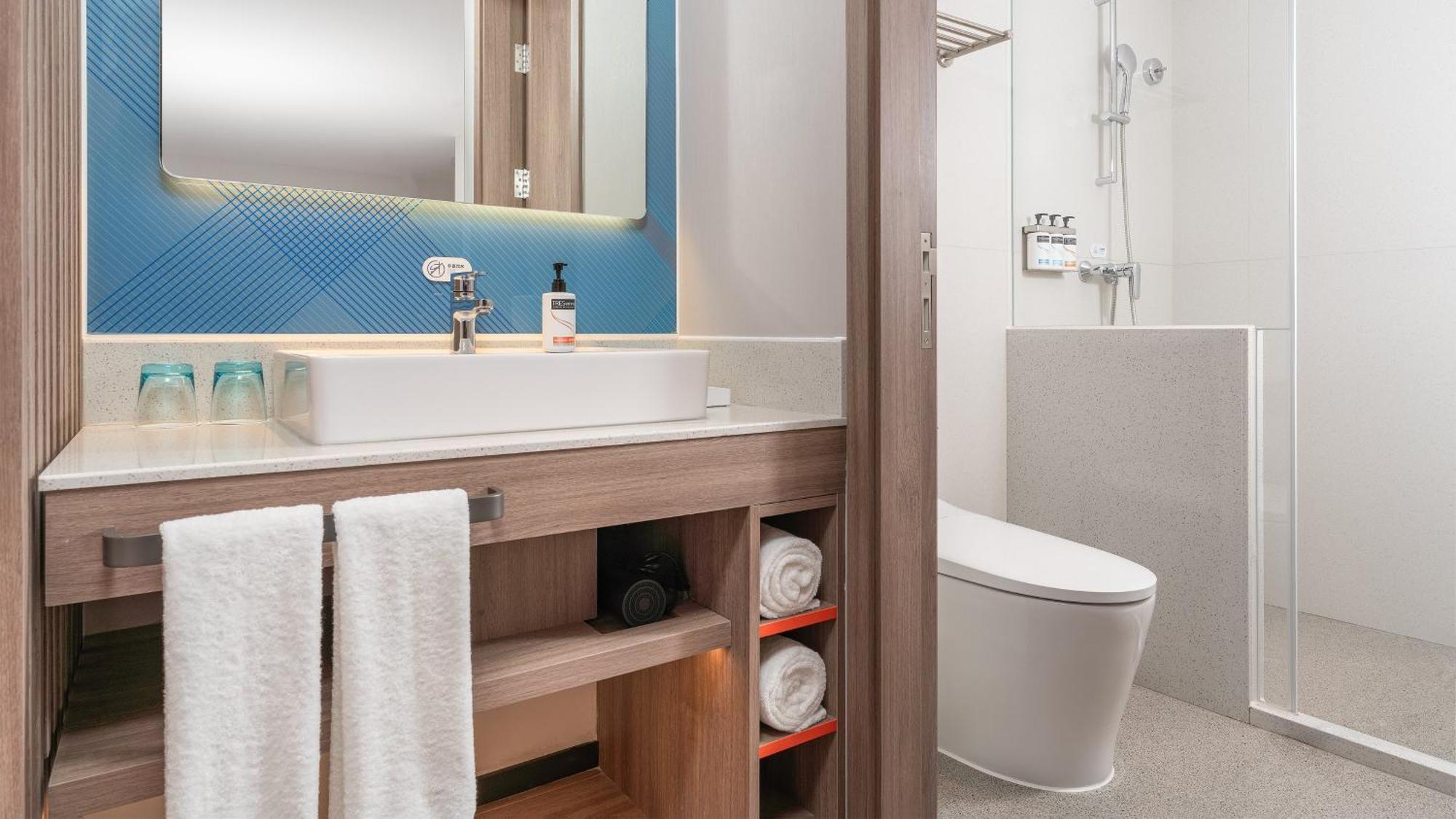 Holiday Inn Express Qingdao Shibei By Ihg Esterno foto